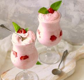 Strawberry Dessert with Honey